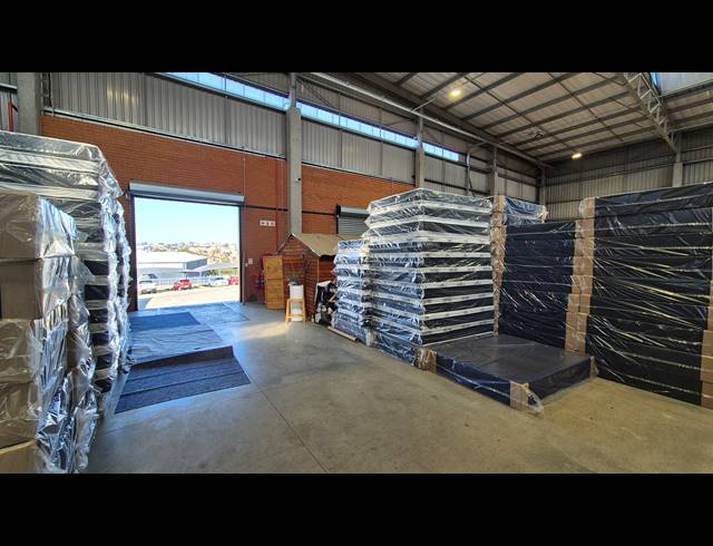 2,889M² WAREHOUSE TO LET IN COSMO BUSINESS PARK